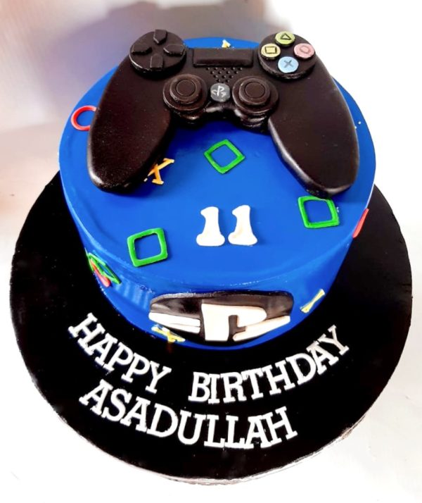 PS 4 Themed Cake