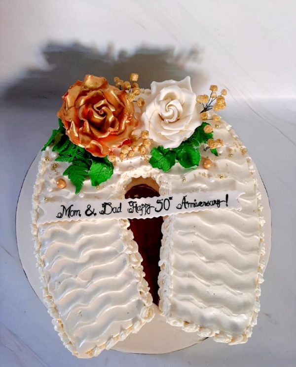 Horseshoe Wedding Anniversary Cake
