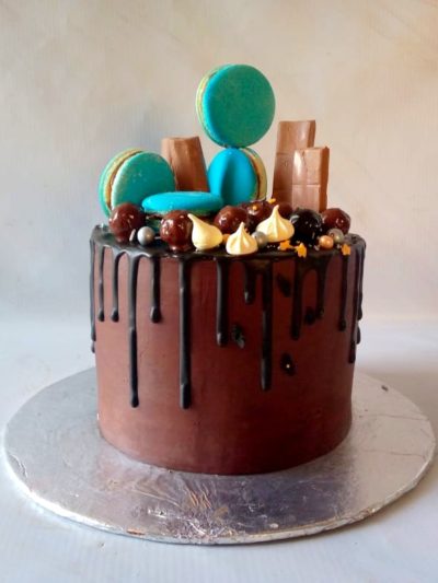 Chocolaty Macaroons Cake
