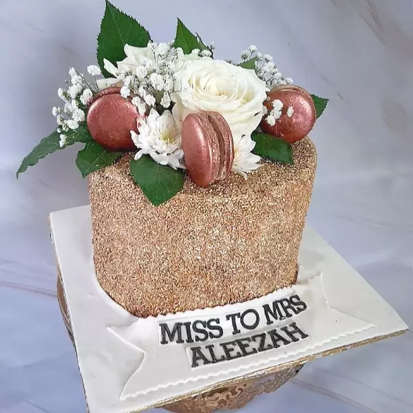 Golden Glitter Cake
