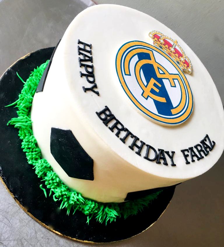 Real Madrid Themed Cake | Themed cakes, Cake, Real madrid cake