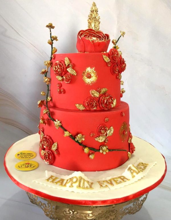 Shades Of Red Wedding Cake