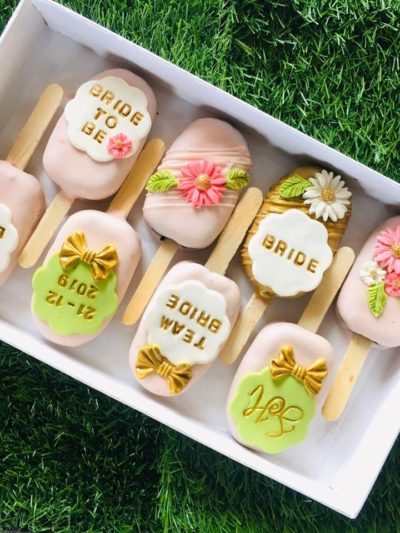 Bride To Be Cakesicles (Min. Qty: 6)