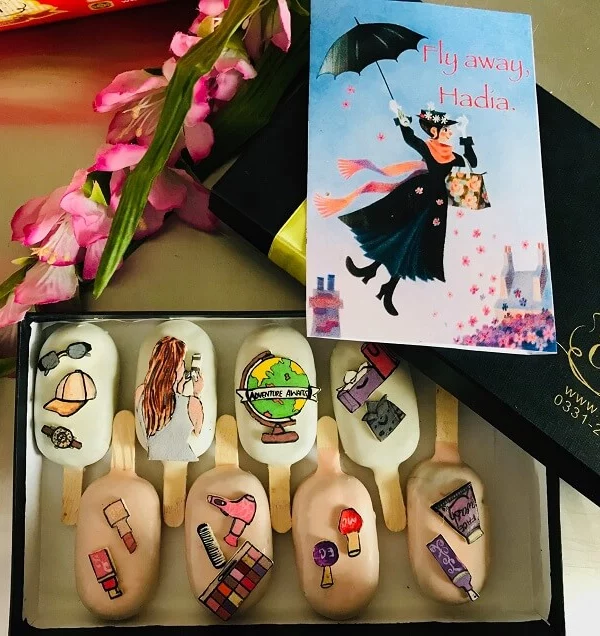 'Her Favorites' Cakesicles (Min. Qty: 6)
