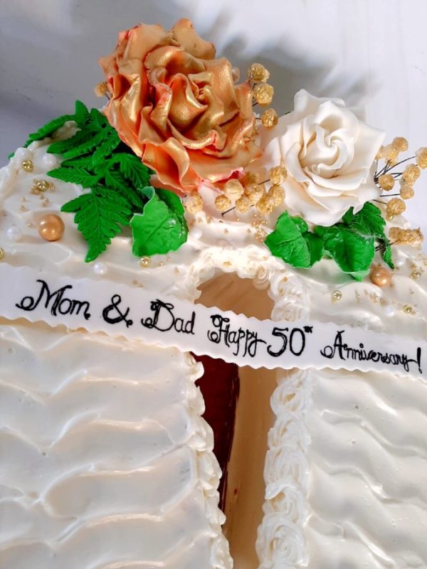 Horseshoe Wedding Anniversary Cake