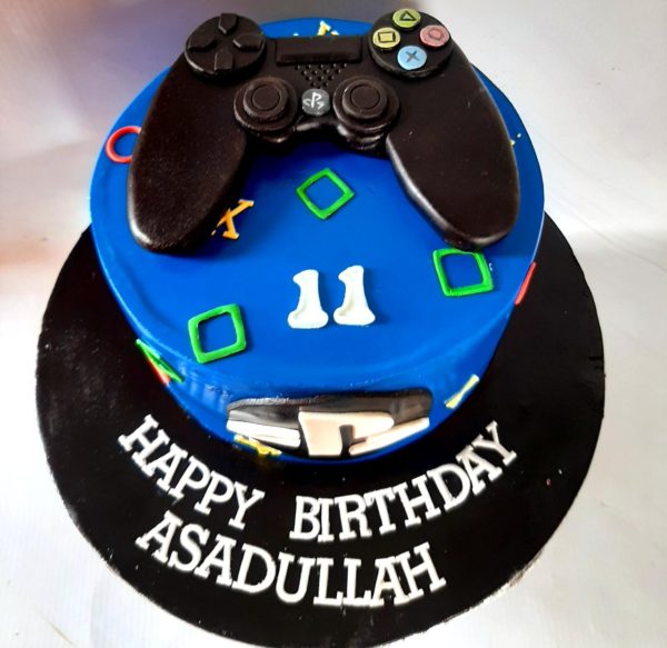 PS 4 Themed Cake