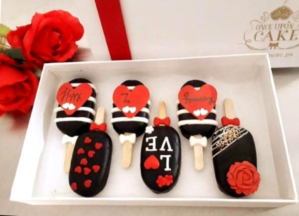Black and Red Cakesicles (Min. Qty: 6)