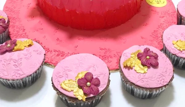 Pink Flower Cupcakes (Min. Qty: 6)