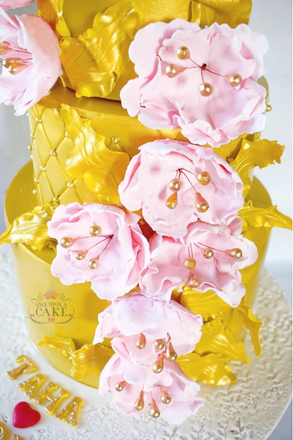 Grand Golden Cake with Pink Flowers